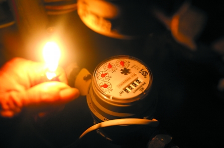 1個(gè)月居然用水67噸　這智能水表怎么了？